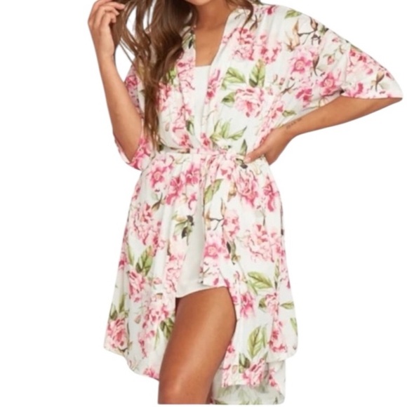 Show Me Your MuMu floral short robe - Picture 1 of 12